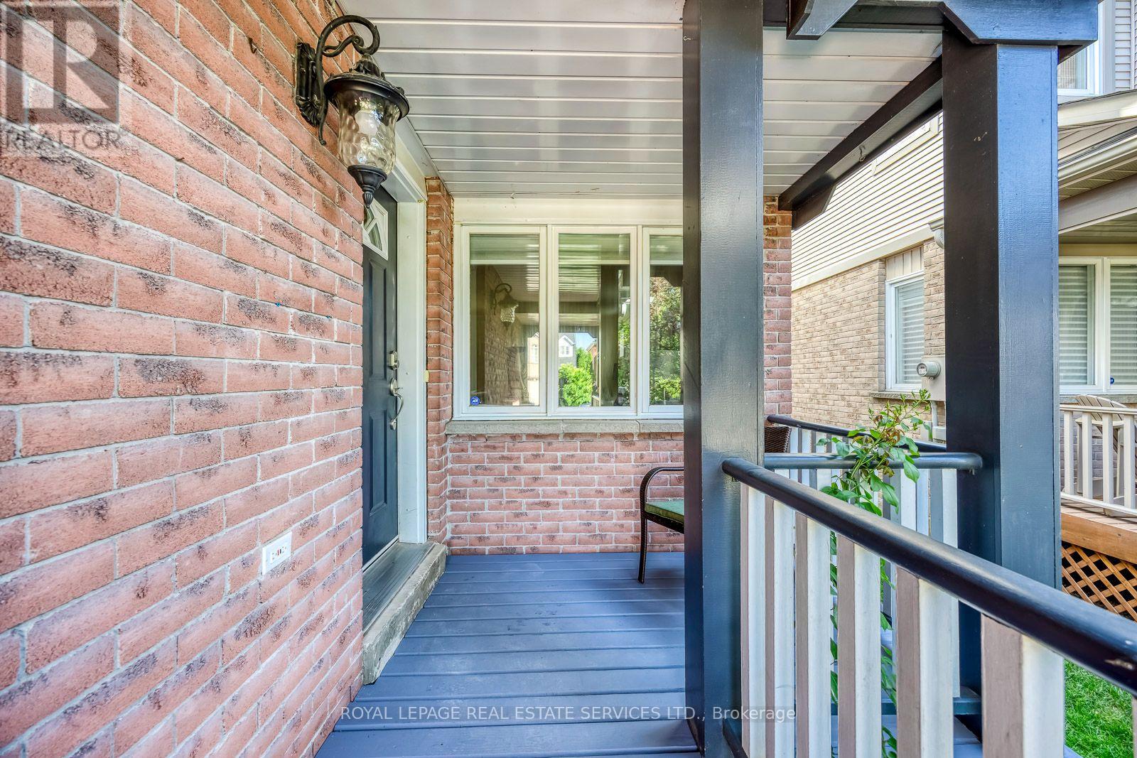 6121 Leeside Crescent, Mississauga, Ontario  L5M 5K7 - Photo 2 - W13539570