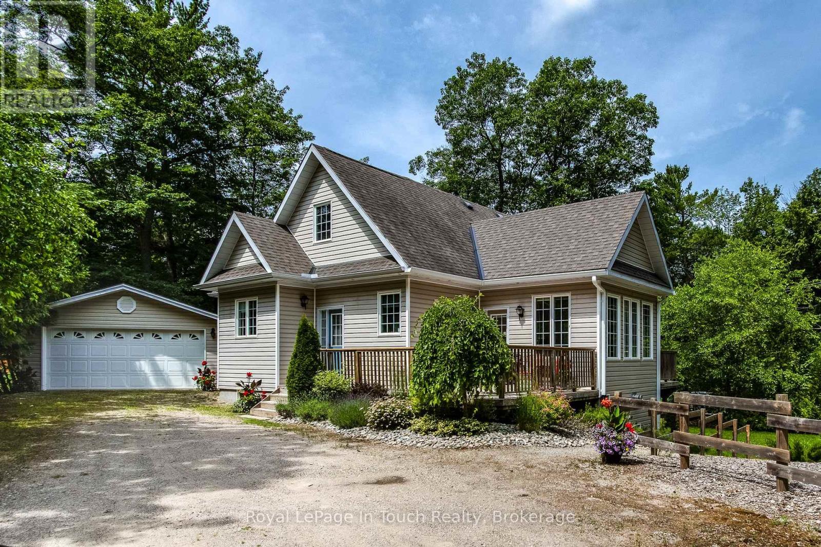 8 WOODWARD DRIVE, Tiny, Ontario