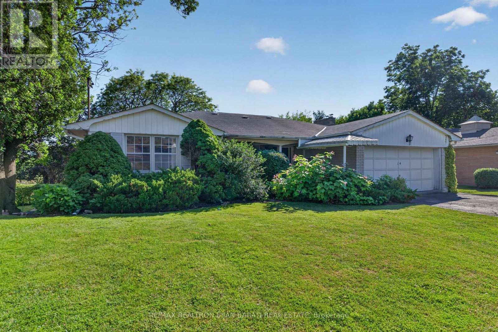14 HEATHVIEW AVENUE, Toronto, Ontario