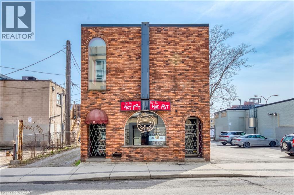 11 WALNUT Street S, Hamilton, Ontario