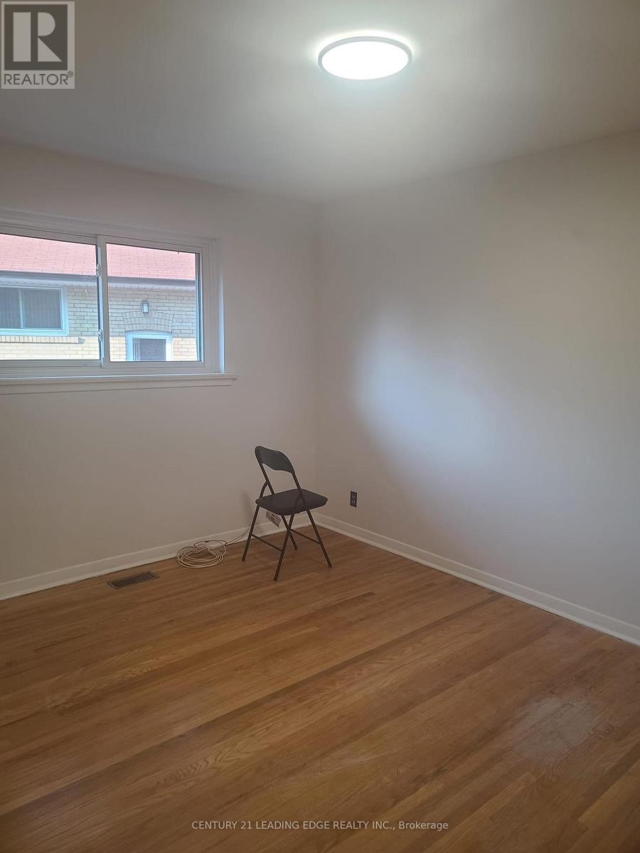 Main Floor - 108 Rochman Boulevard, Toronto, Ontario  M1H 1S2 - Photo 10 - E13540262