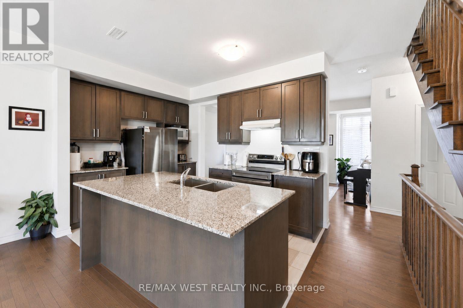 55 Holyrood Crescent, Vaughan, Ontario L4H 5G2 - Photo 11 - N13540236