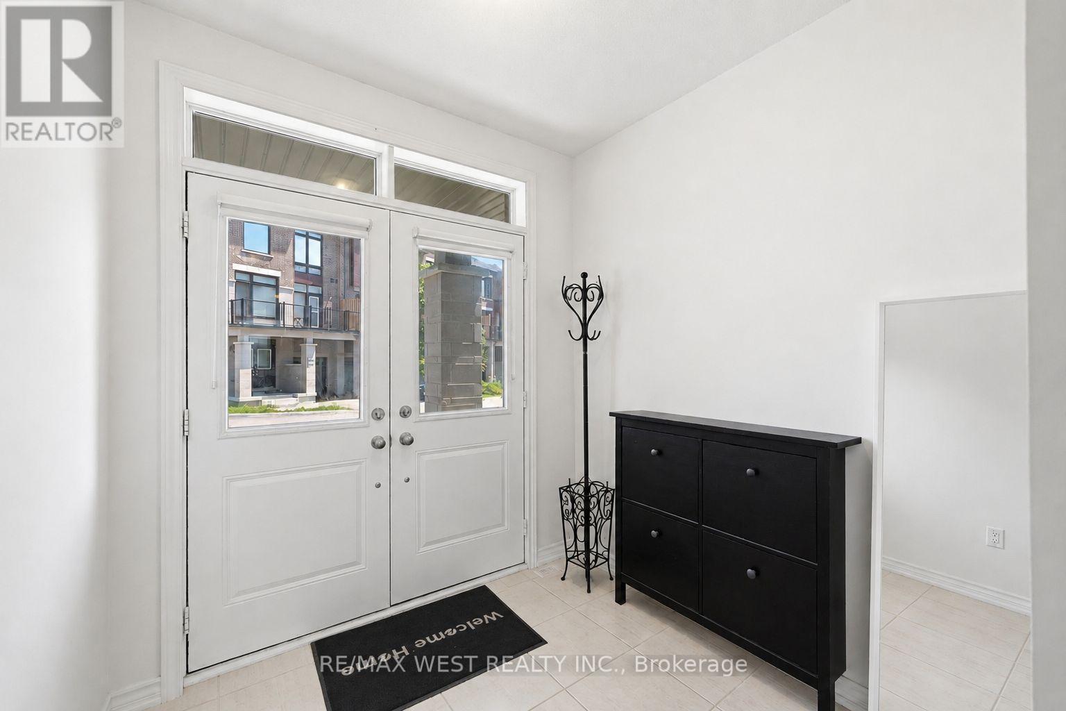 55 Holyrood Crescent, Vaughan, Ontario L4H 5G2 - Photo 3 - N13540236
