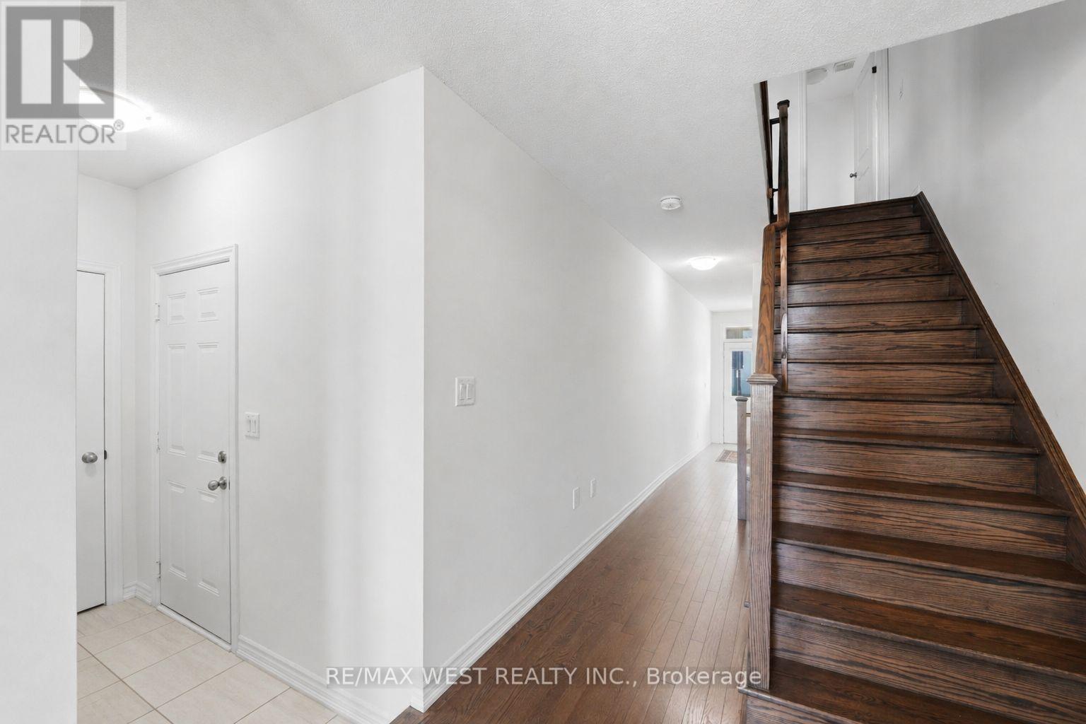 55 Holyrood Crescent, Vaughan, Ontario L4H 5G2 - Photo 7 - N13540236