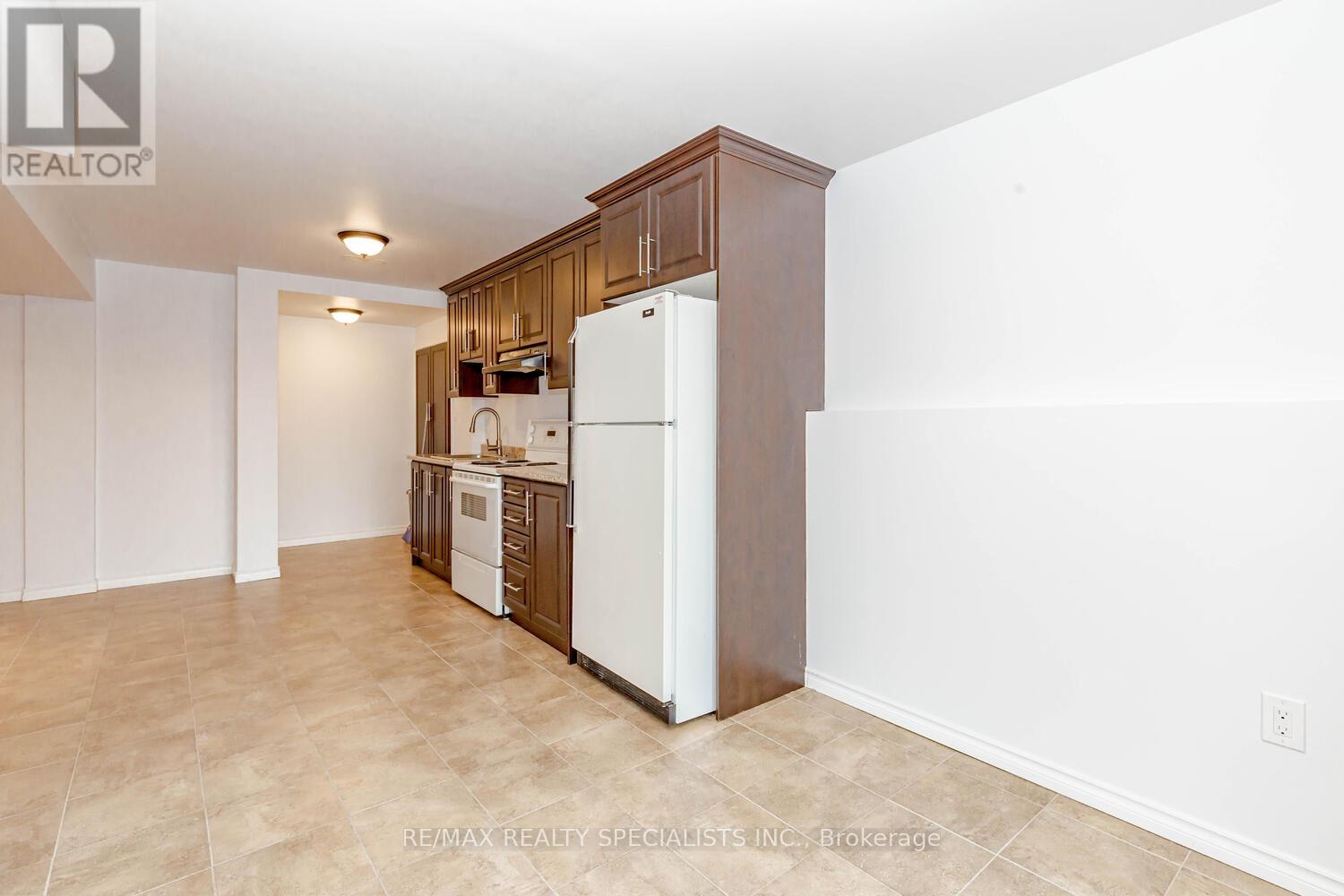 84 Tysonville Circle, Brampton, Ontario L7A 0B5 - Photo 5 - W13539926