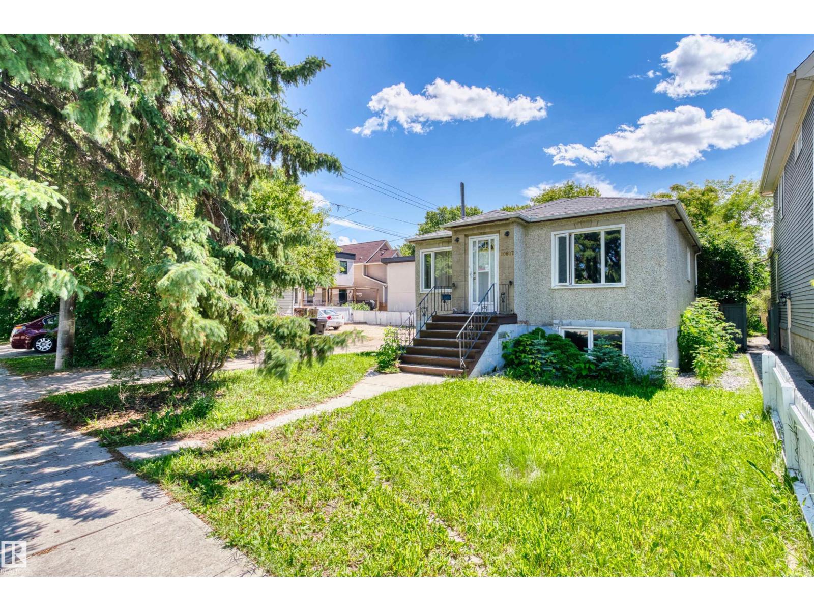 10607 73 Ave NW, Edmonton, Alberta  T6E 1C3 - Photo 2 - E4497704