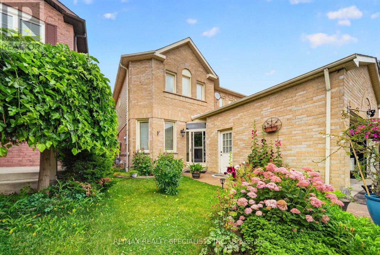 3 Nuffield Street, Brampton, Ontario L6S 4X2 - Photo 2 - W13538532