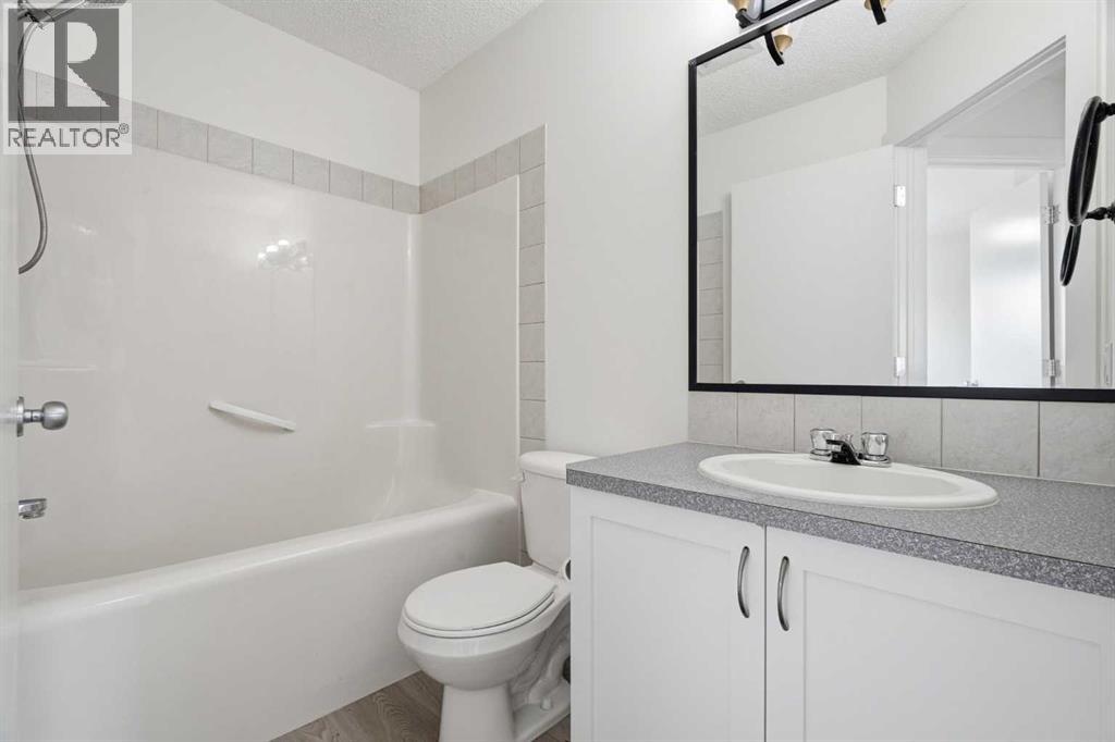 92 Prestwick Heath SE, Calgary, Alberta  T2Z 4E4 - Photo 37 - A2324373