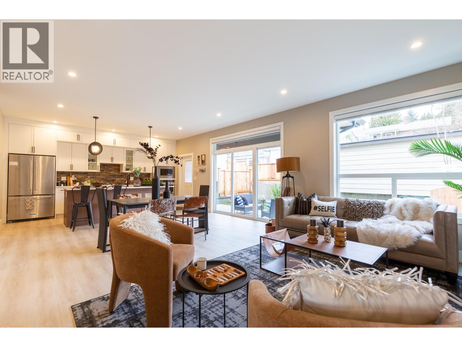 103 1211 Thomas Avenue, Coquitlam, British Columbia  V3K 2L1 - Photo 1 - R3144185