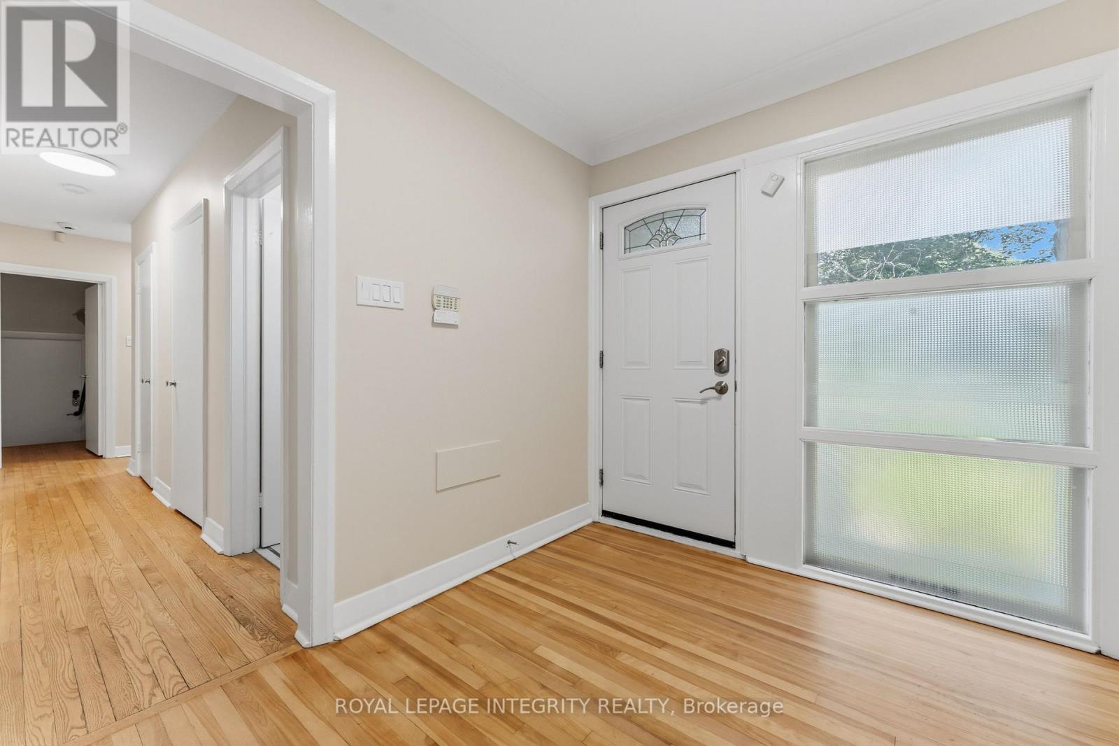 1873 Fairbanks Avenue, Ottawa, Ontario K1H 5X6 - Photo 2 - X13540290