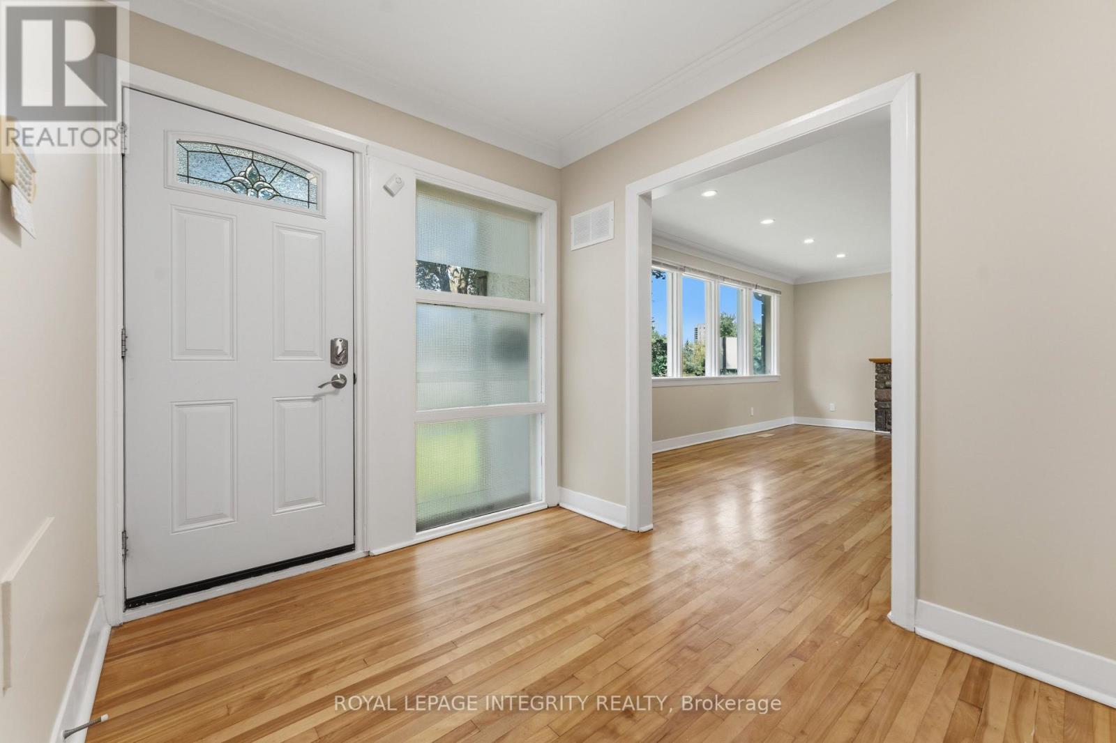 1873 Fairbanks Avenue, Ottawa, Ontario K1H 5X6 - Photo 3 - X13540290