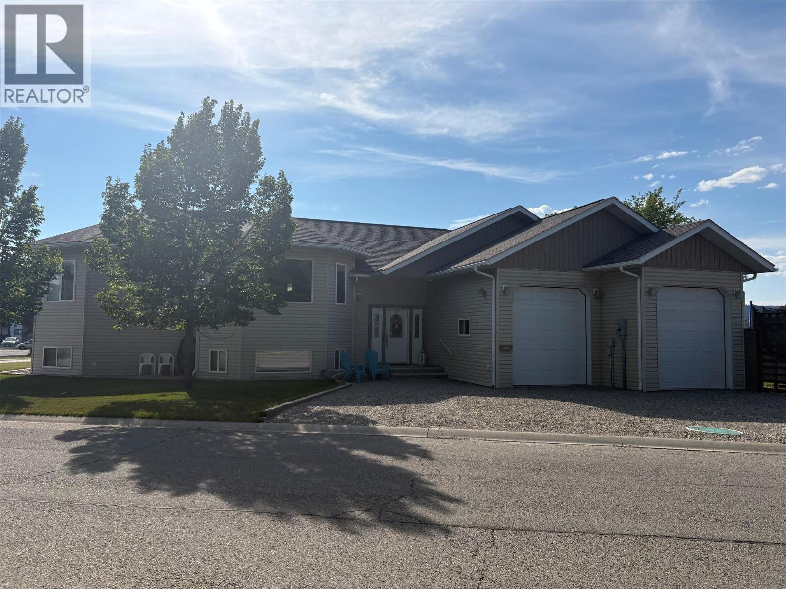 2324 1st Street S, Cranbrook, British Columbia  V1C 4N8 - Photo 1 - 10393955