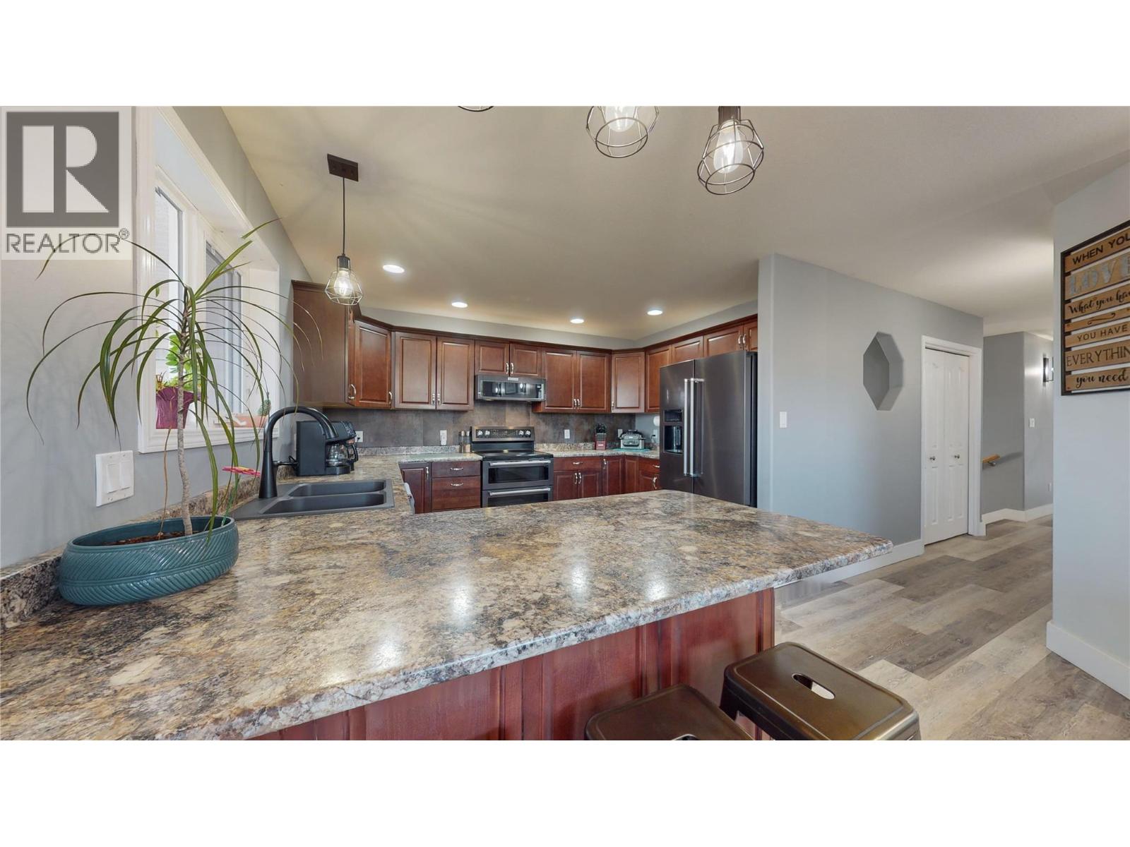2324 1st Street S, Cranbrook, British Columbia  V1C 4N8 - Photo 6 - 10393955