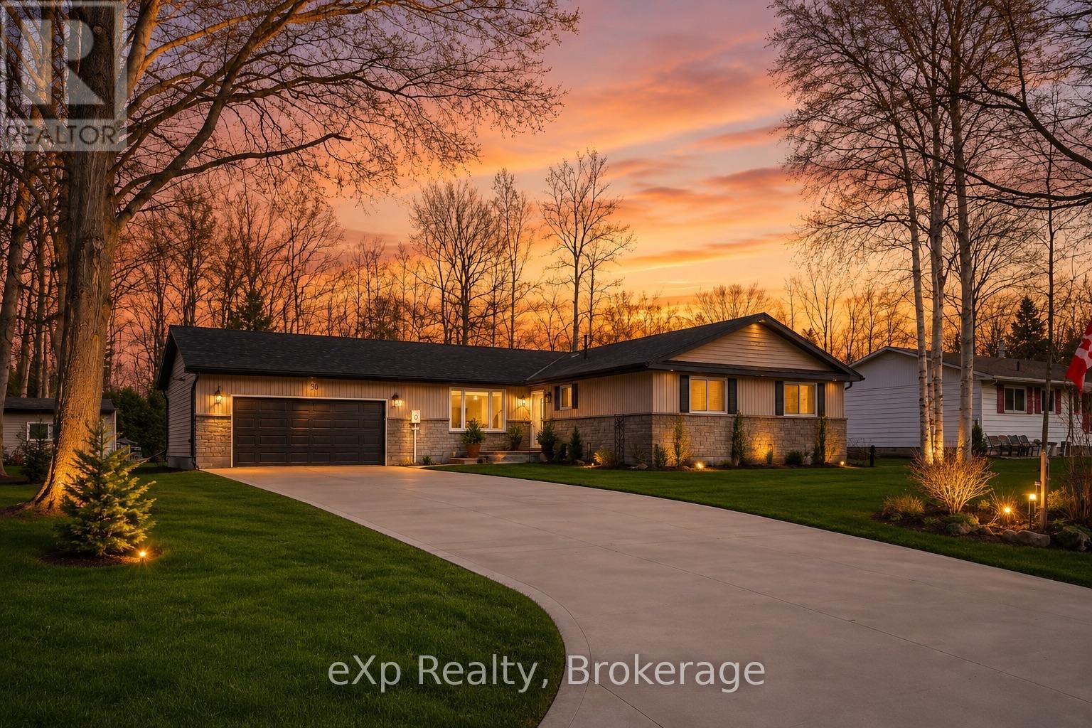 90 MAPLEPORT CRESCENT, South Bruce Peninsula, Ontario