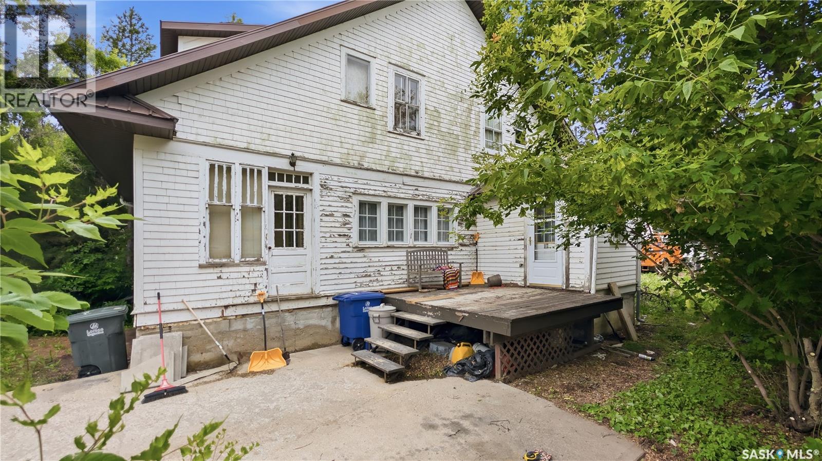 117 3rd Avenue W, Rosetown, Saskatchewan  S0L 2V0 - Photo 2 - SK041177