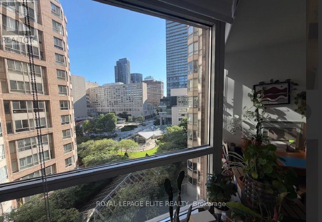 820 - 711 Bay Street, Toronto, Ontario  M5G 2J8 - Photo 6 - C13540312