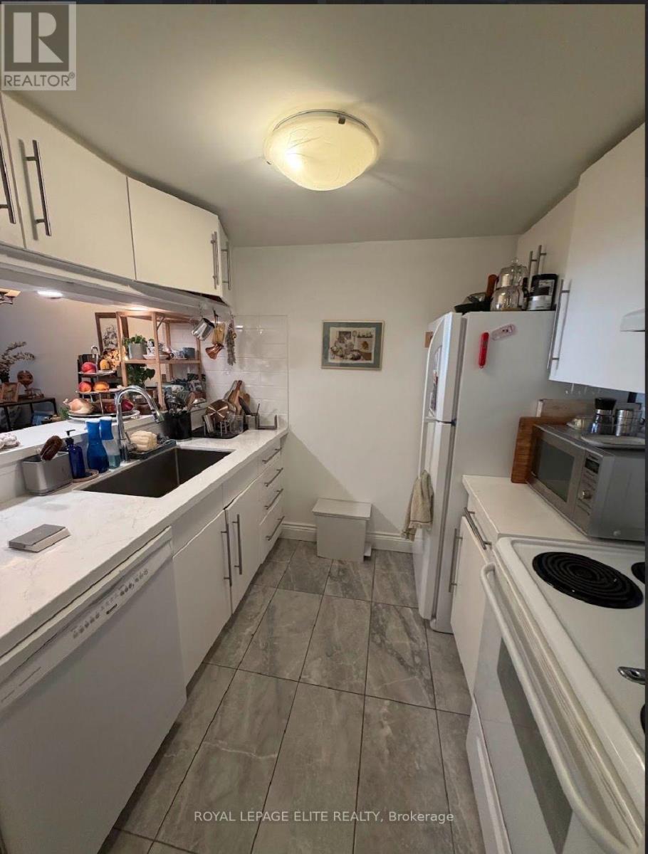 820 - 711 Bay Street, Toronto, Ontario  M5G 2J8 - Photo 7 - C13540312