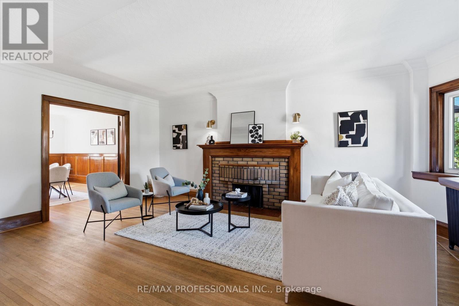 45 Glendonwynne Road, Toronto, Ontario  M6P 3E5 - Photo 10 - W13540276
