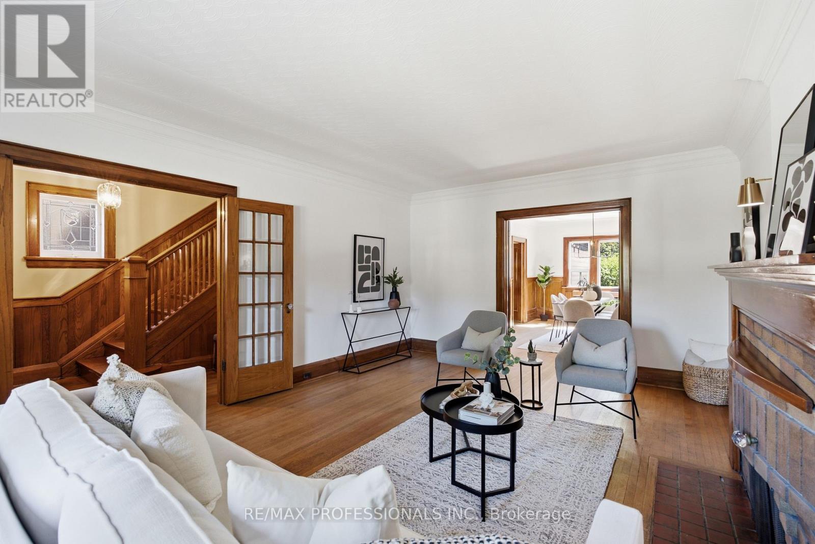 45 Glendonwynne Road, Toronto, Ontario  M6P 3E5 - Photo 11 - W13540276