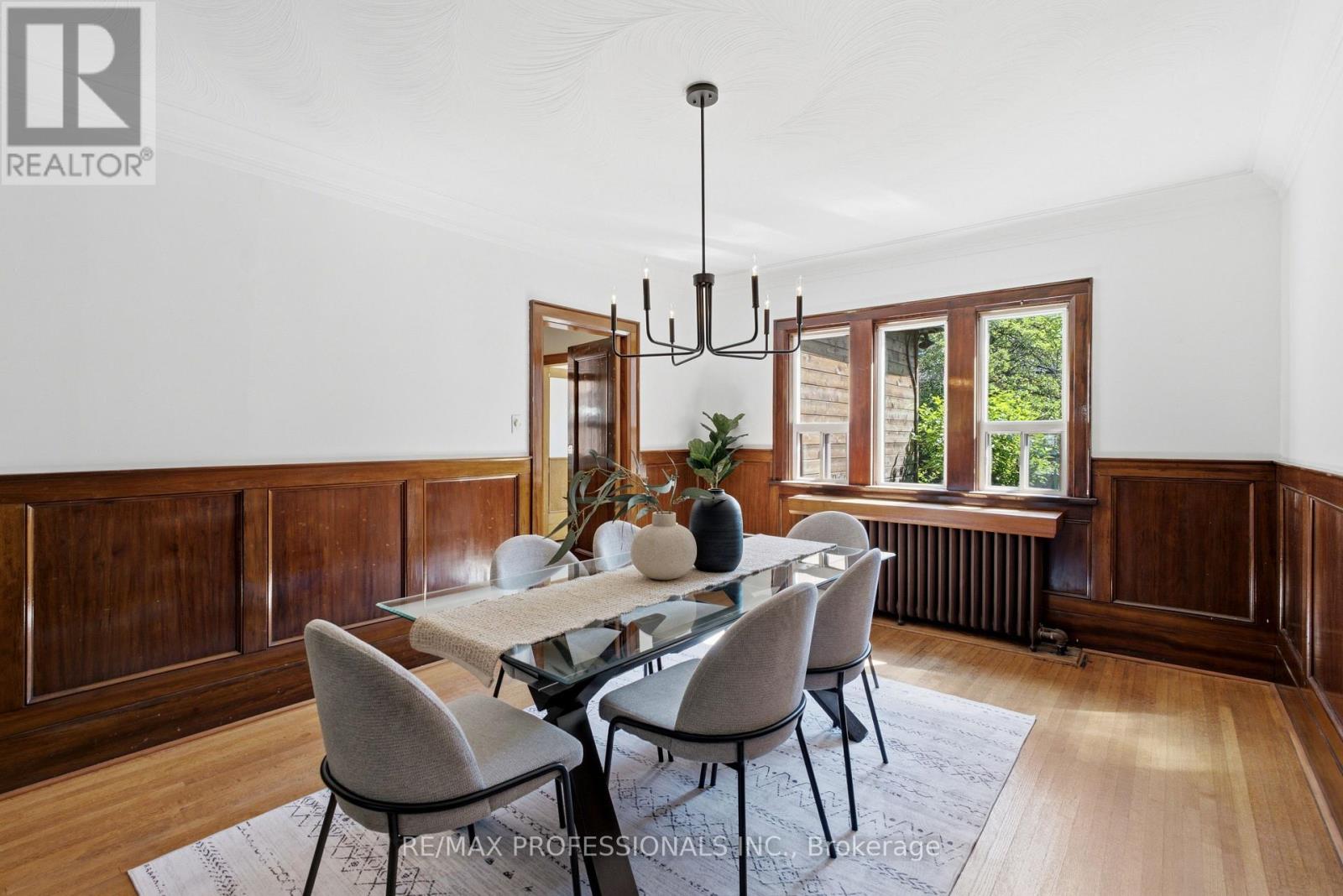 45 Glendonwynne Road, Toronto, Ontario  M6P 3E5 - Photo 14 - W13540276