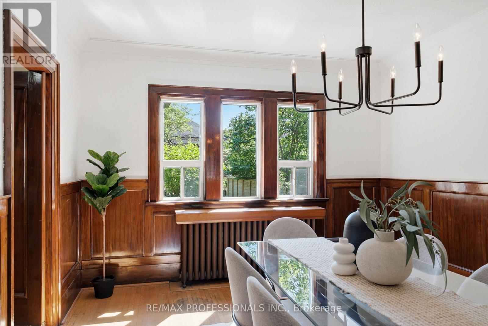 45 Glendonwynne Road, Toronto, Ontario  M6P 3E5 - Photo 15 - W13540276