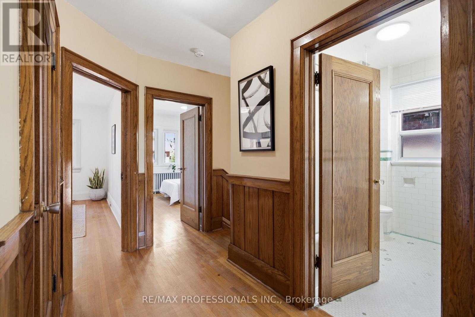 45 Glendonwynne Road, Toronto, Ontario  M6P 3E5 - Photo 23 - W13540276