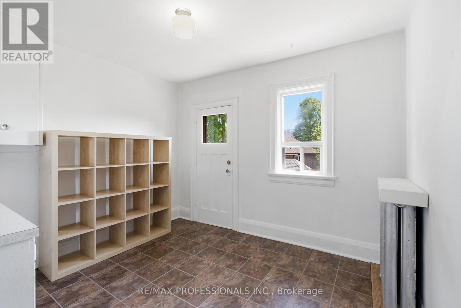 45 Glendonwynne Road, Toronto, Ontario  M6P 3E5 - Photo 36 - W13540276