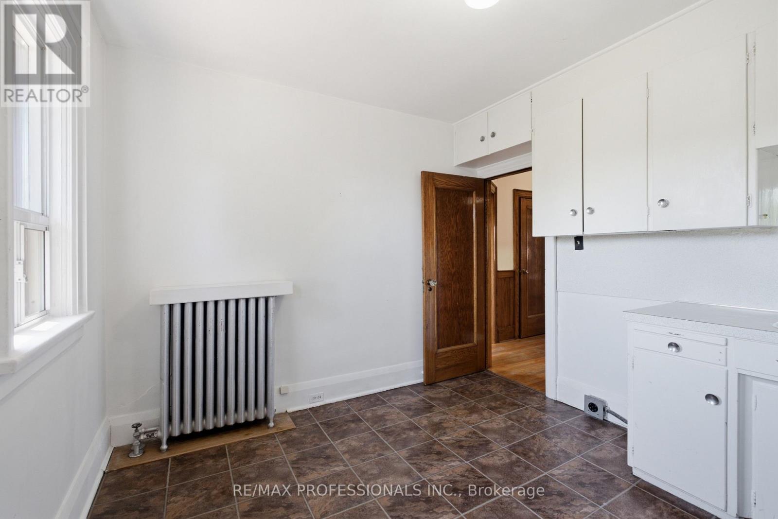 45 Glendonwynne Road, Toronto, Ontario  M6P 3E5 - Photo 37 - W13540276