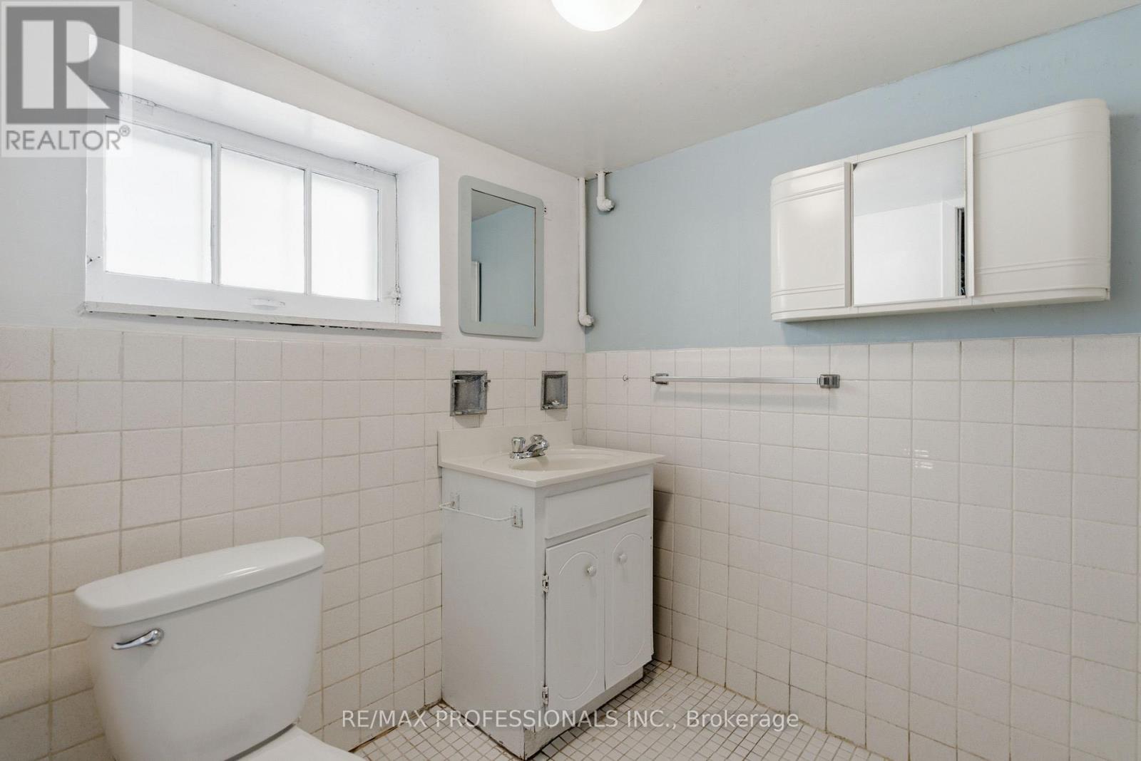 45 Glendonwynne Road, Toronto, Ontario  M6P 3E5 - Photo 41 - W13540276