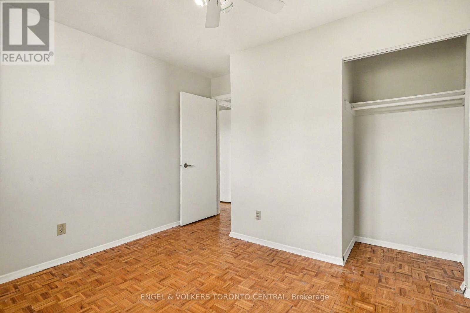 45 Edilou Drive, Toronto, Ontario  M8W 4B4 - Photo 19 - W13540440
