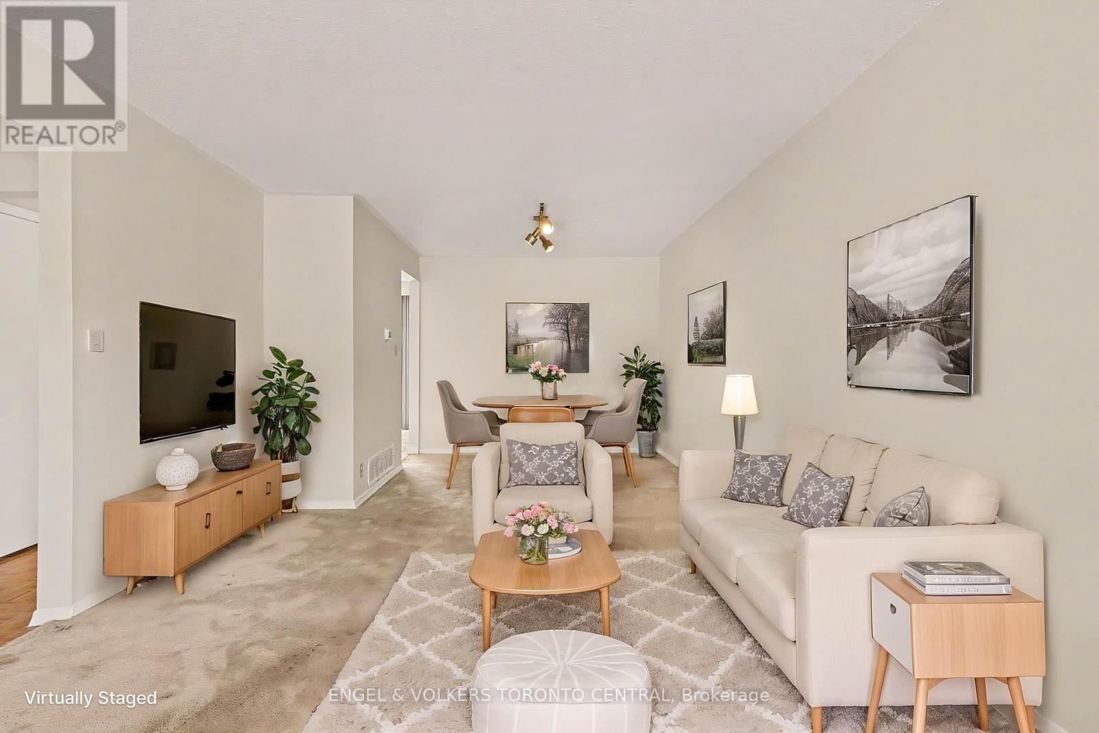 45 Edilou Drive, Toronto, Ontario  M8W 4B4 - Photo 5 - W13540440