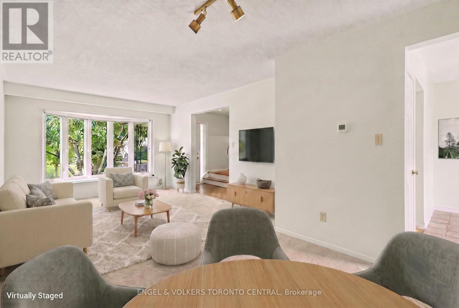 45 Edilou Drive, Toronto, Ontario  M8W 4B4 - Photo 6 - W13540440