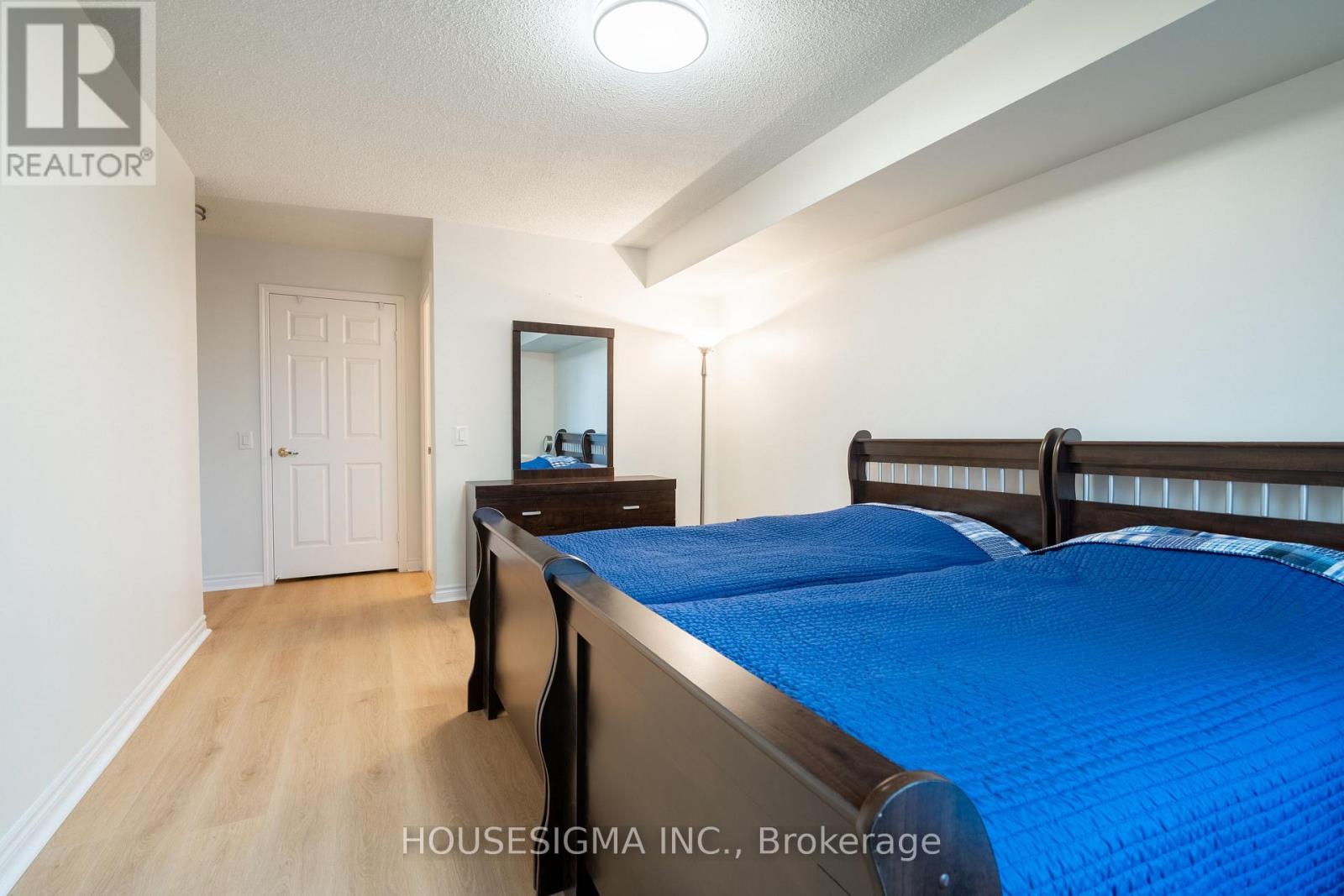 513 - 35 Kingsbridge Garden Circle, Mississauga (Hurontario), Ontario  L5R 3Z5 - Photo 8 - W13540452