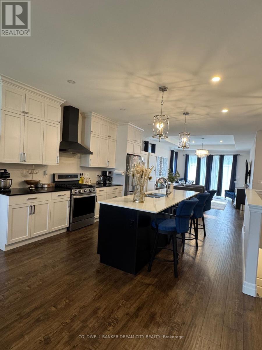 93 Northumberland Boulevard, Quinte West, Ontario  K8V 0K9 - Photo 4 - X13540332