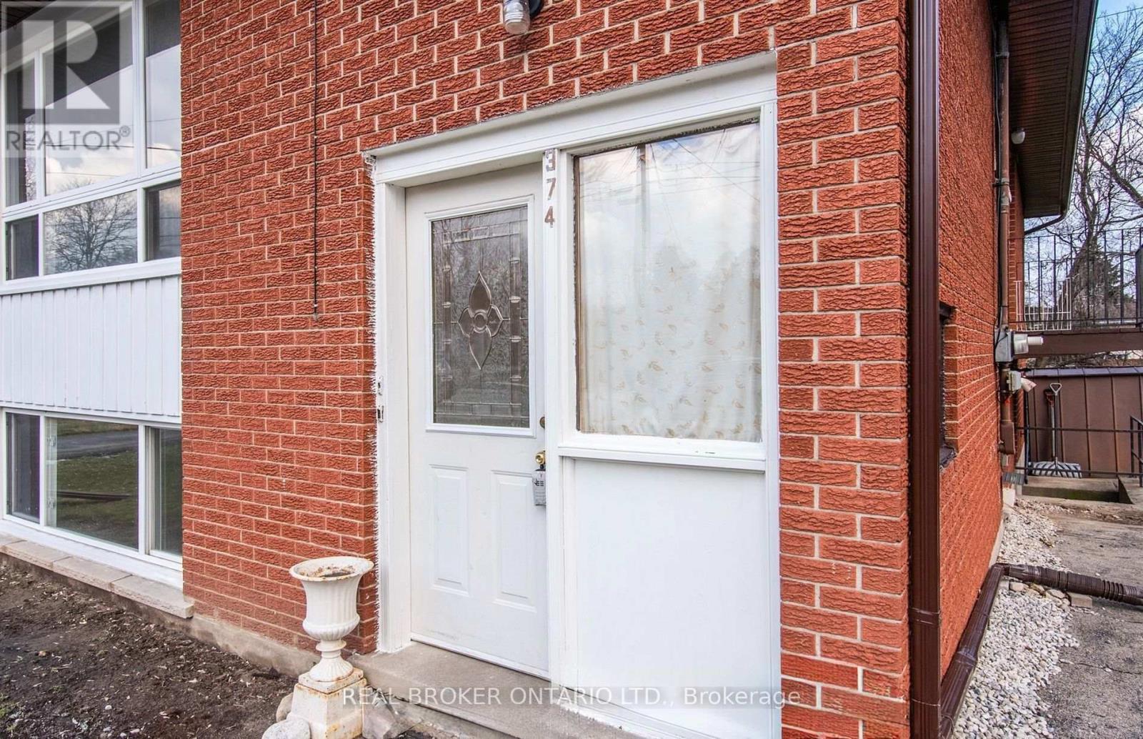 Lower Unit - 374 Southill Drive, Kitchener, Ontario  N2A 2R1 - Photo 2 - X13540484