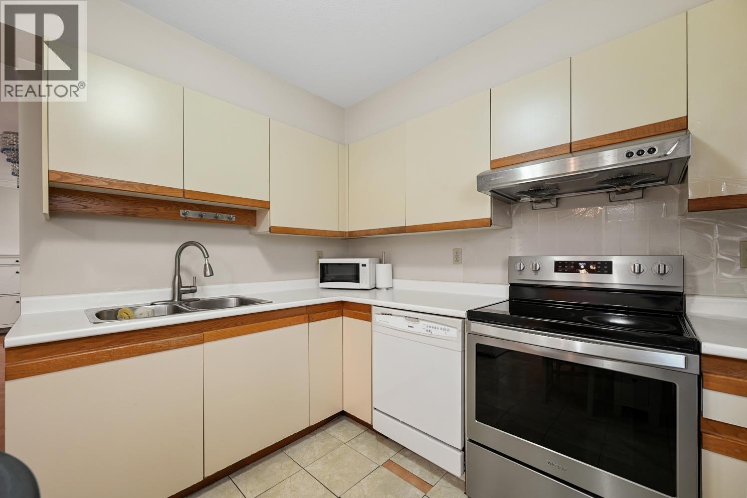 819 W 70th Avenue, Vancouver, British Columbia  V6P 2X5 - Photo 11 - R3144223
