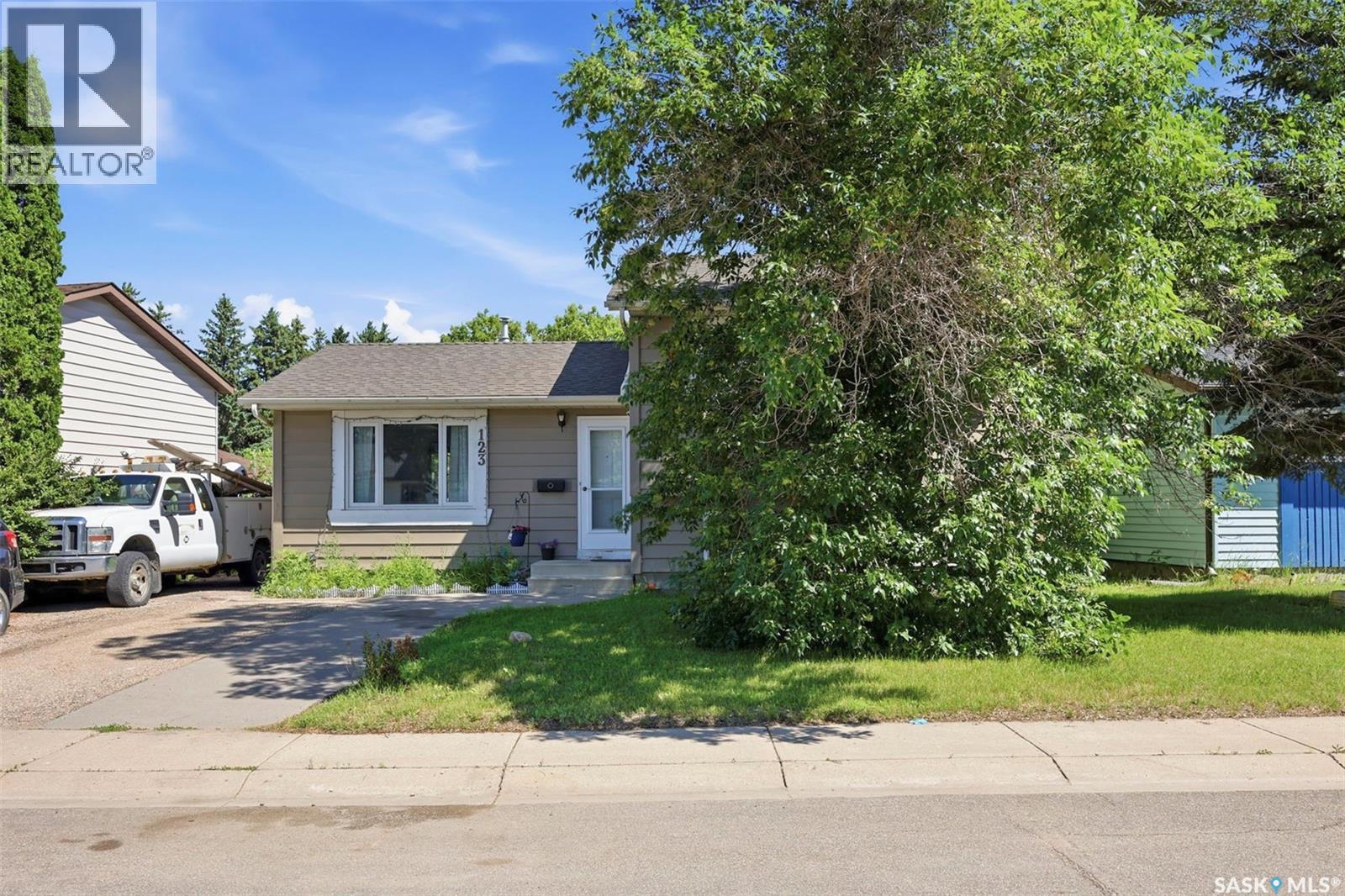 123 Kirkpatrick CRESCENT, Saskatoon, Saskatchewan