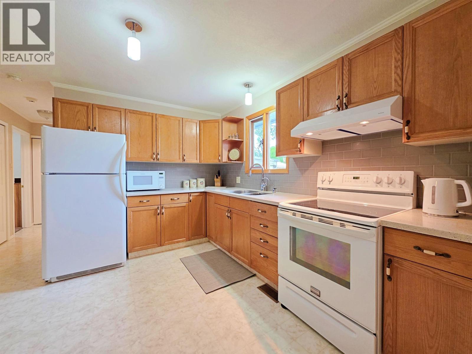 2165 Basalt Avenue, Quesnel, British Columbia  V2J 4N5 - Photo 2 - R3143855
