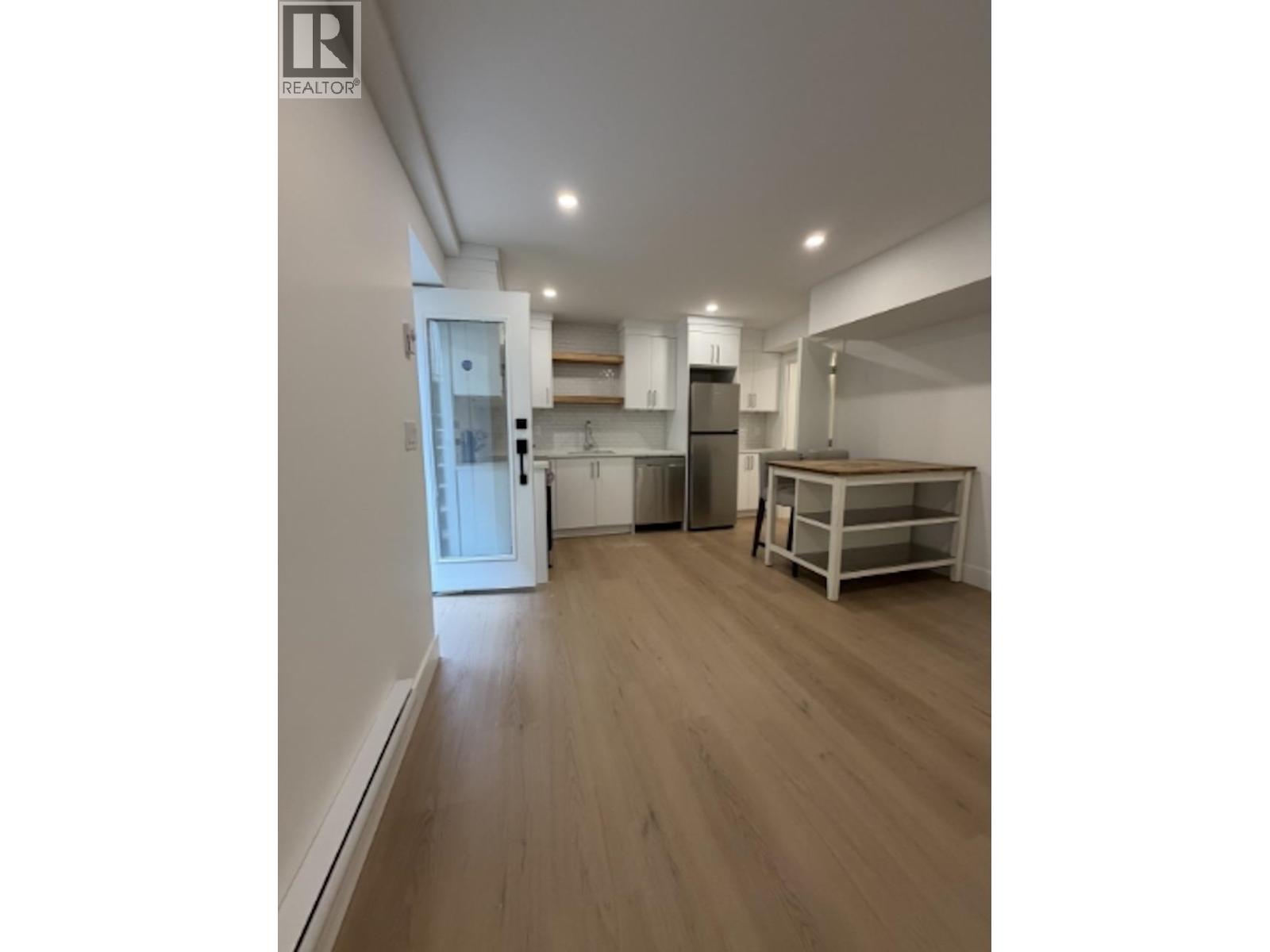 1631 Emerson Court, North Vancouver, British Columbia  V7H 2Y6 - Photo 2 - R3144317