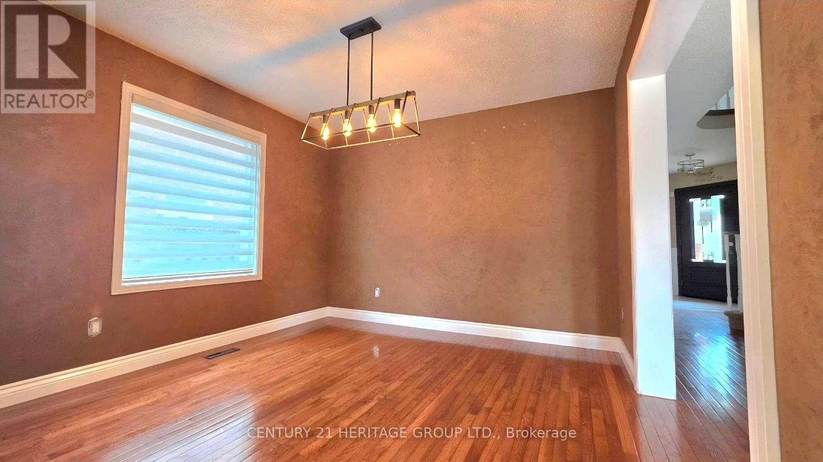 73 Hutton Crescent, Caledon, Ontario  L7C 1A7 - Photo 8 - W13533350