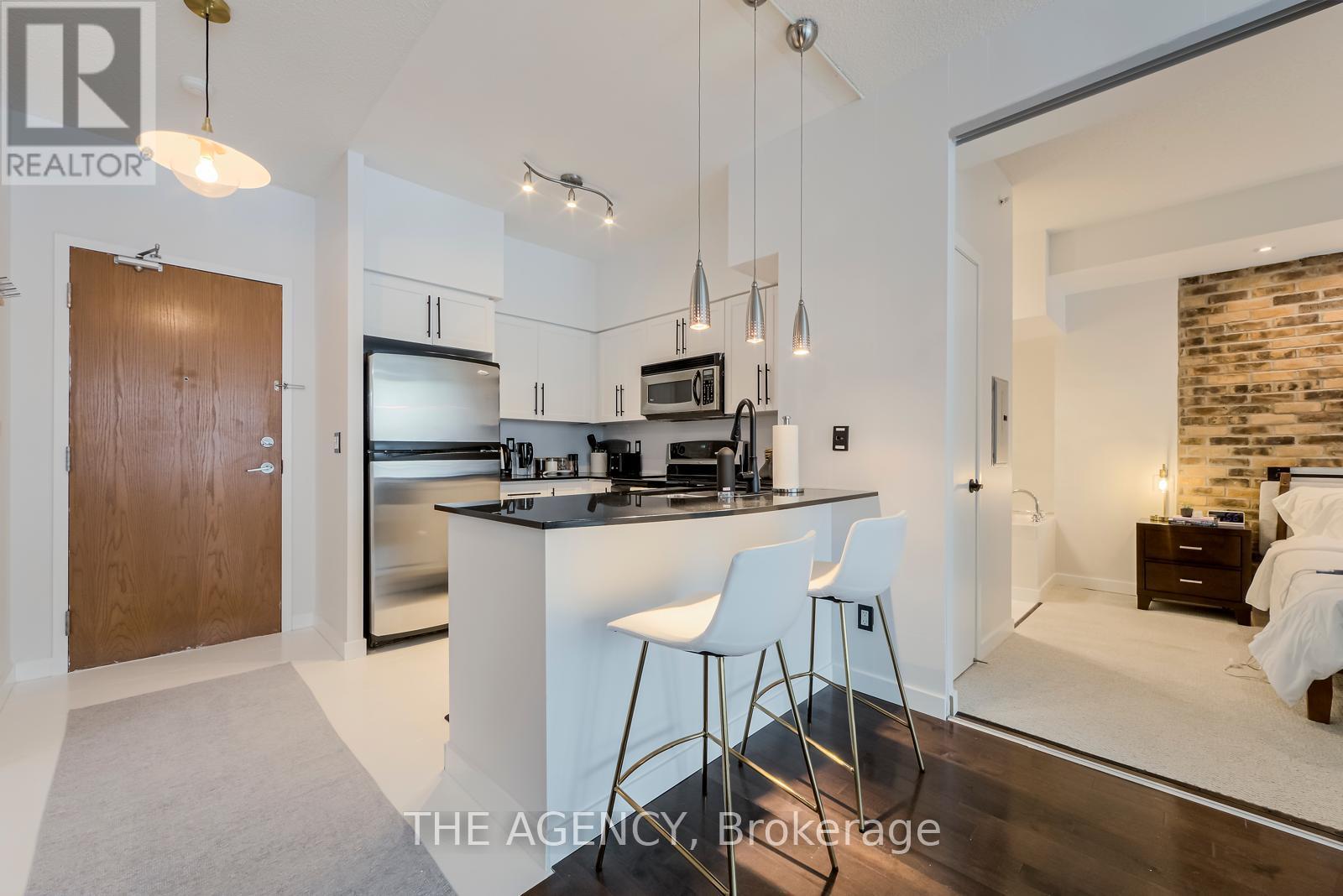 208 - 219 FORT YORK BOULEVARD, Toronto (Niagara)
