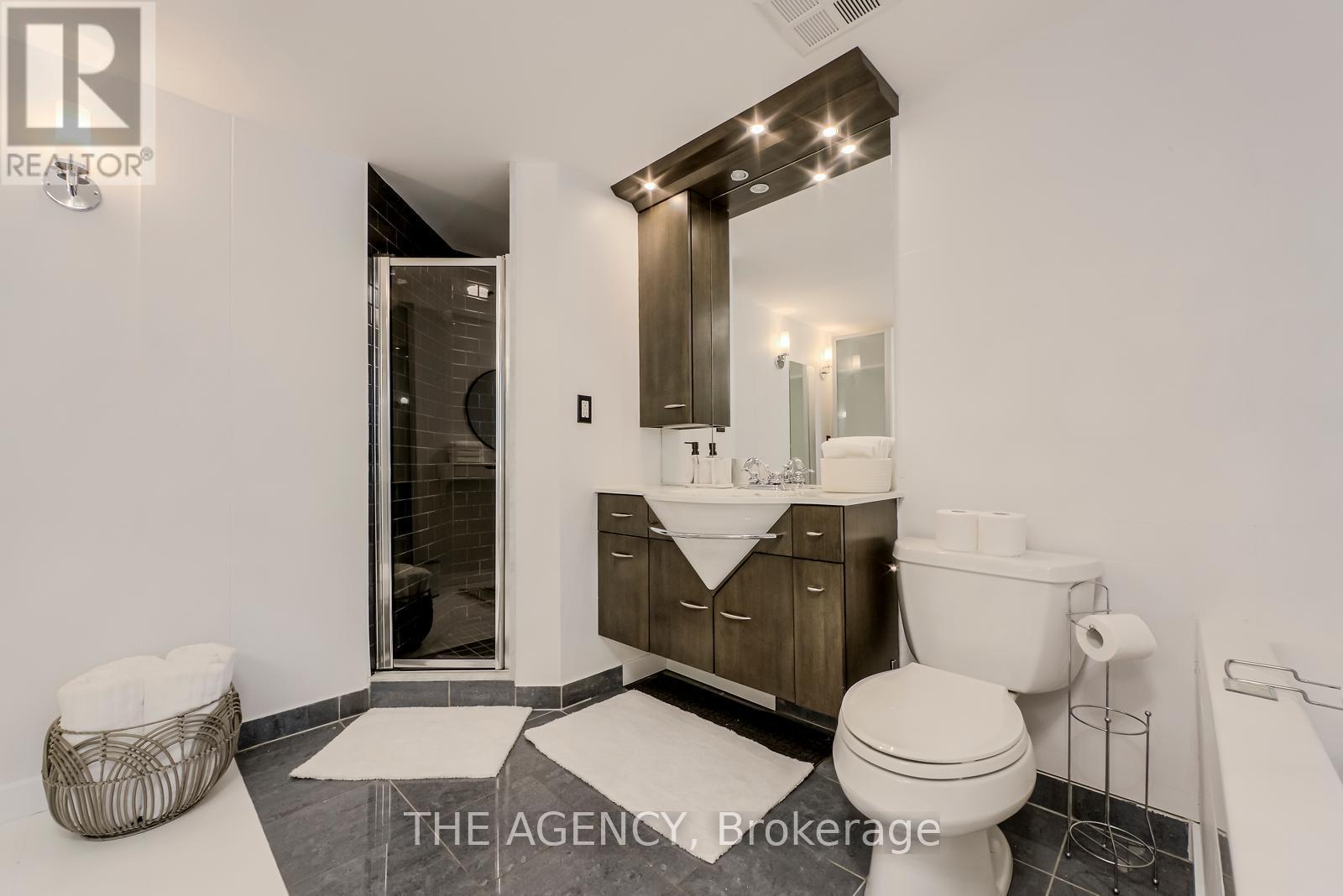 208 - 219 Fort York Boulevard, Toronto, Ontario M5V 1B1 - Photo 28 - C13540542