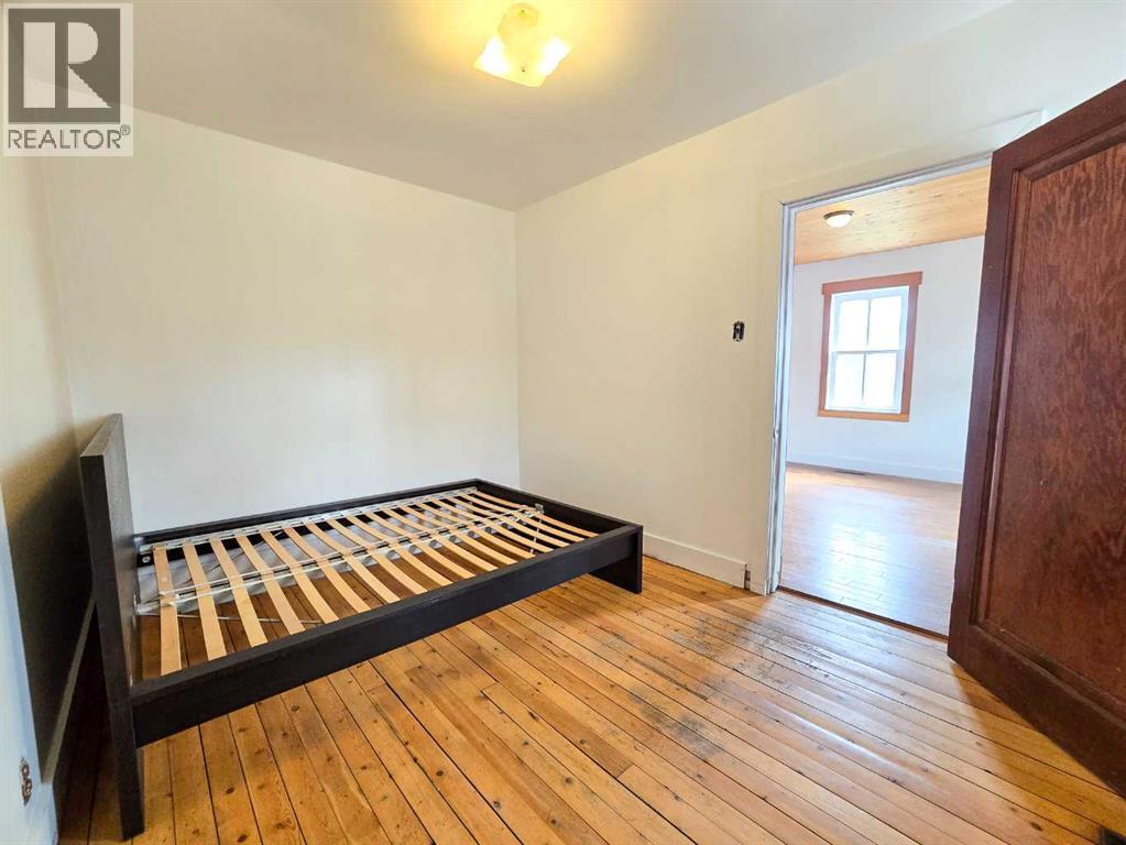 7417 18 Avenue, Coleman, Alberta  T0K 0M0 - Photo 6 - A2325685