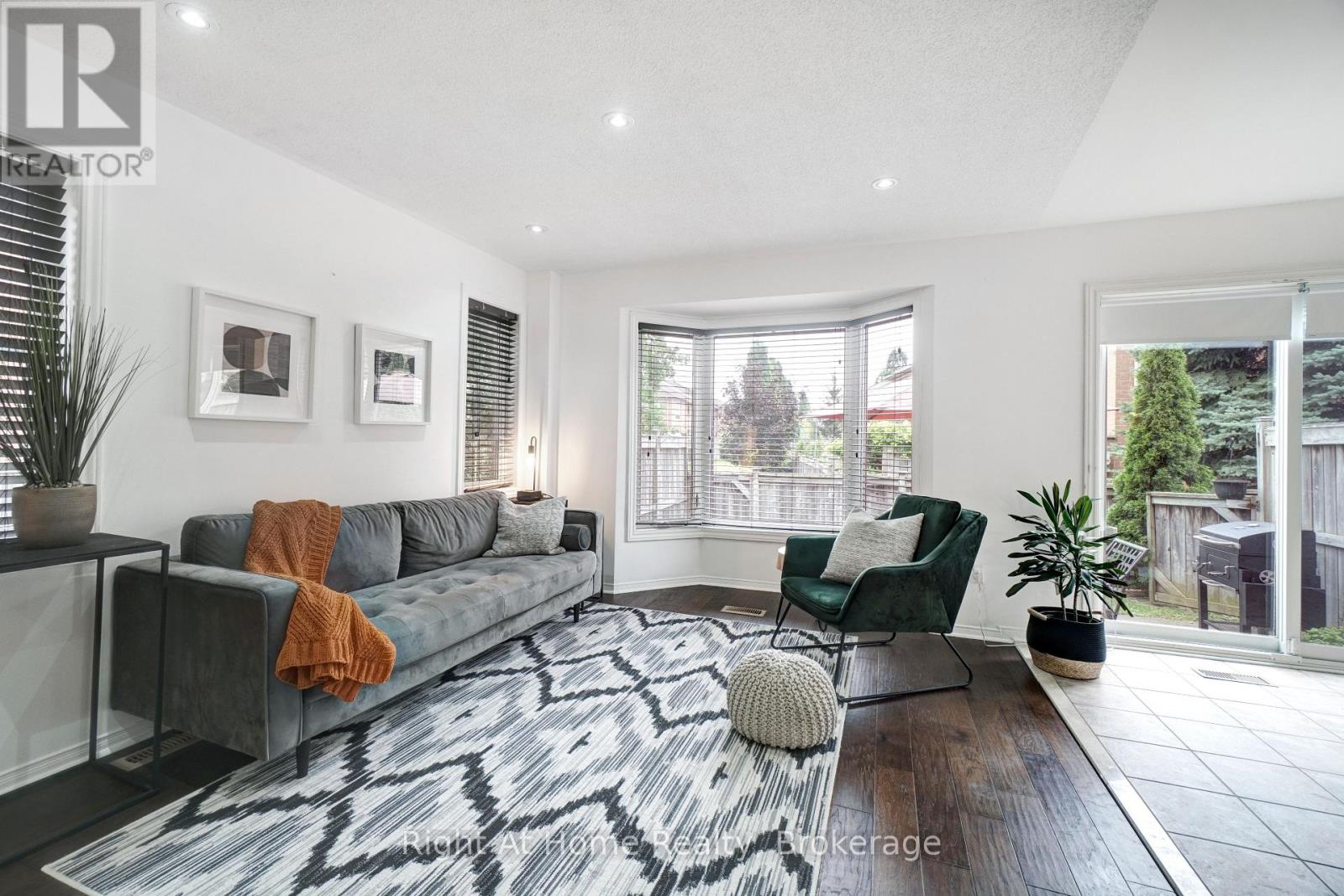 51 - 5223 Fairford Crescent, Mississauga, Ontario  L5V 2M6 - Photo 5 - W13540706
