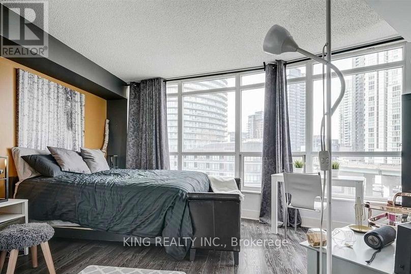 711 - 550 Queens Quay W, Toronto, Ontario M5V 3M8 - Photo 11 - C13540640