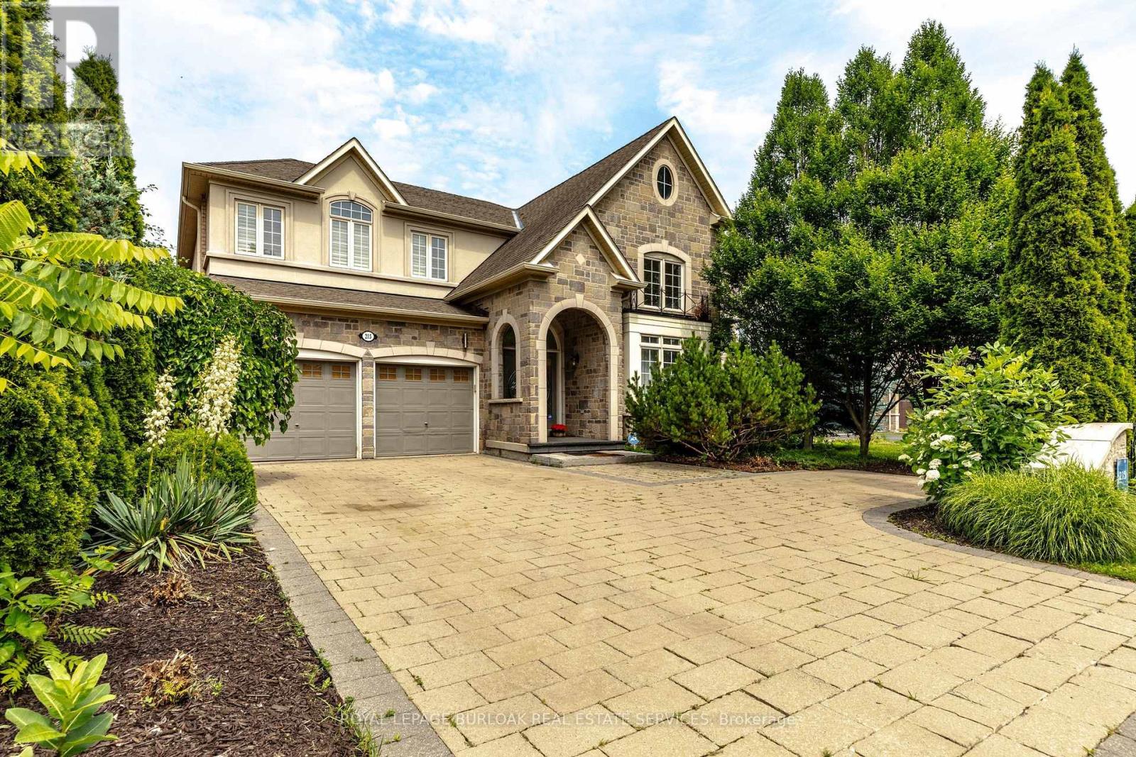 215 BURLOAK DRIVE, Oakville, Ontario