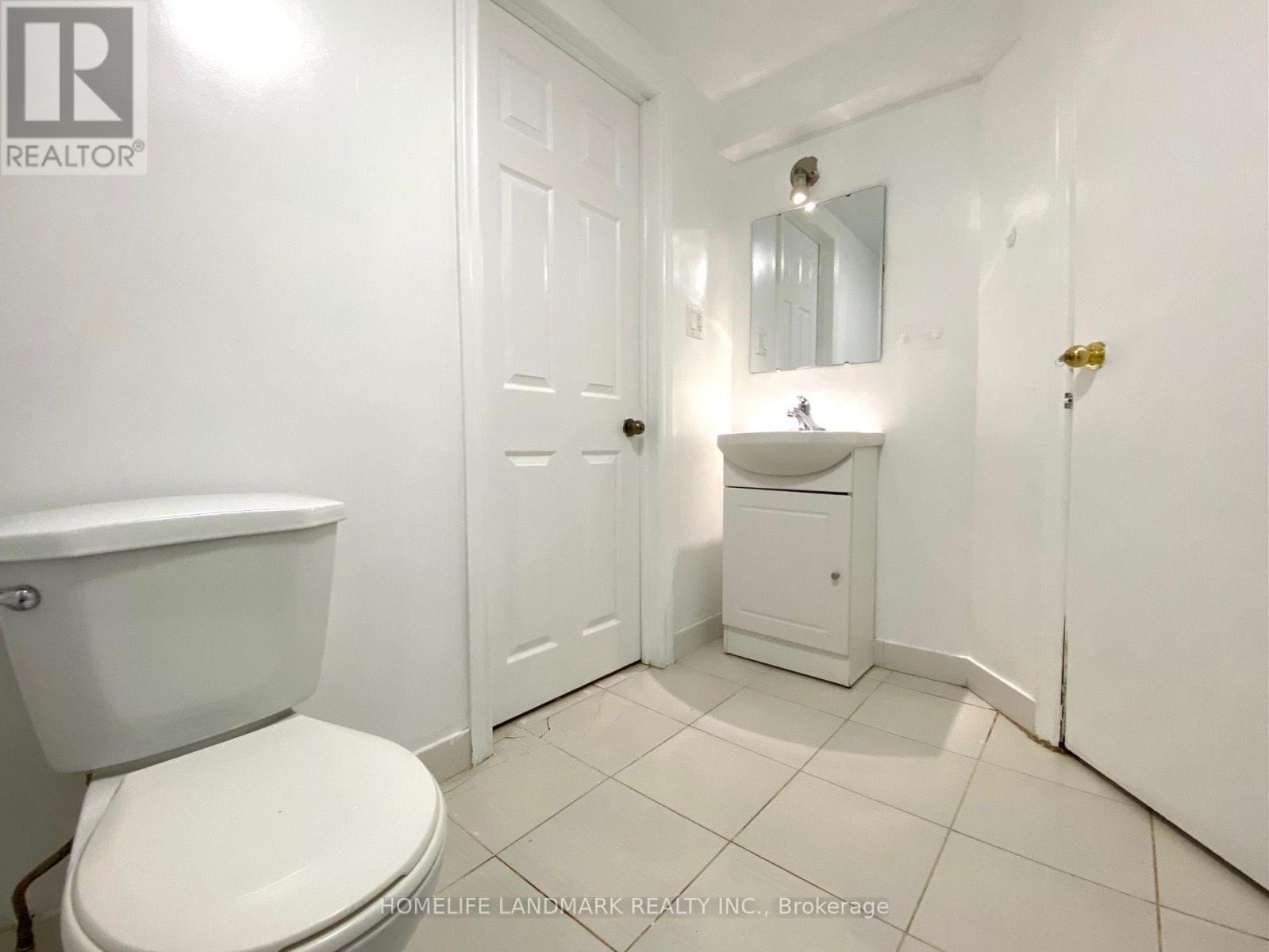 Lower - 3121 Jessica Court, Mississauga, Ontario L5C 1X7 - Photo 12 - W13455650
