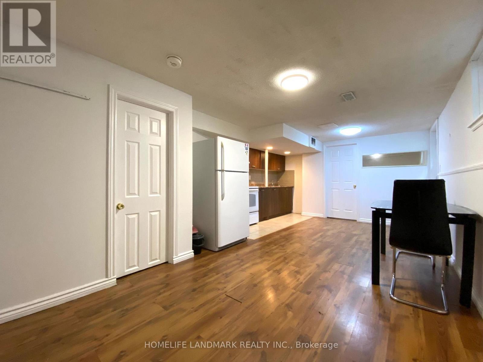 Lower - 3121 Jessica Court, Mississauga, Ontario L5C 1X7 - Photo 9 - W13455650