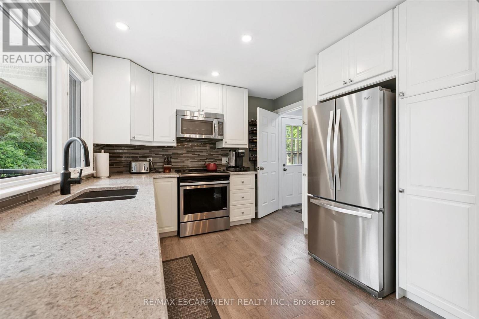 98 Stonybrook Drive, Kitchener, Ontario  N2M 4L7 - Photo 13 - X13540688