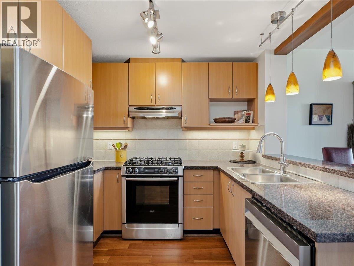 417 580 Raven Woods Drive, North Vancouver, British Columbia  V7G 2T2 - Photo 2 - R3144354